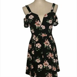 Mine Womens Floral Short Sleeve Cold Shoulder Criss-Cross Back A Line Dress